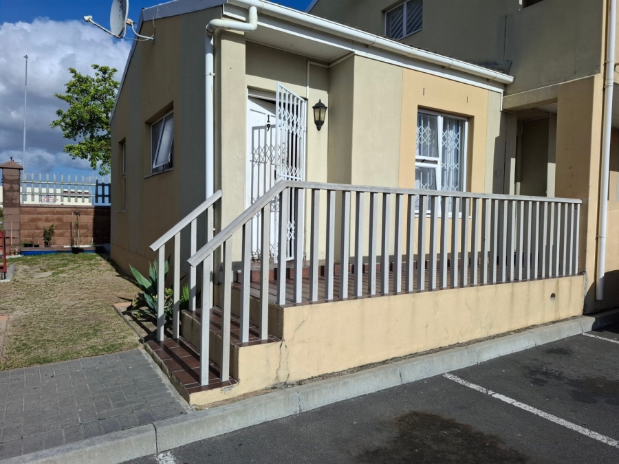 1 Bedroom Property for Sale in Silversands Western Cape